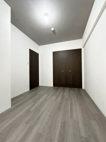 個人の部屋や寝室として使える洋室です