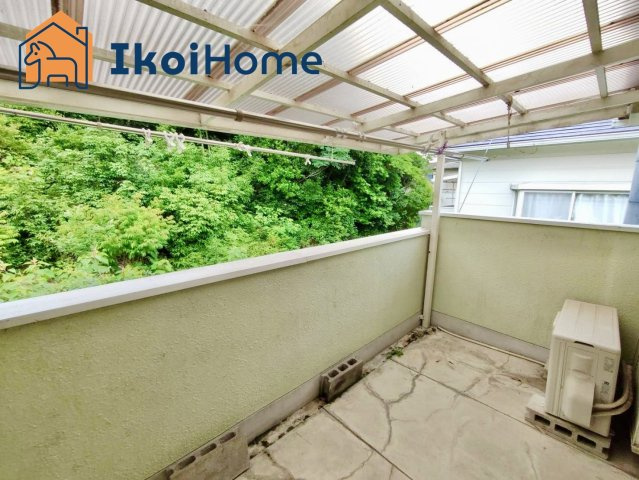 ●年中無休：当日予約可●バルコニーが広くたくさん干せ、屋根があり小雨程度なら濡れず安心です