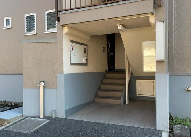 マンションのエントランスには、もともと風よけや防犯の役割がありますが、マンションによって宅配ボックスなどの設備が備わっている所もあります。日々の生活をイメージしながら生活しやすさをチェックしましょう。
