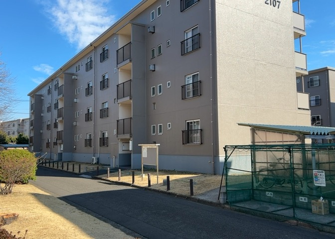 景色重視でお家選ぶをするとスーパーが遠い！学校が遠い！など生活をするうえで利便性で困ることもあります。まず一度現地を見学する際に、周辺の施設などがあるかを確認し、暮らし始めた後のことを想像しましょう。