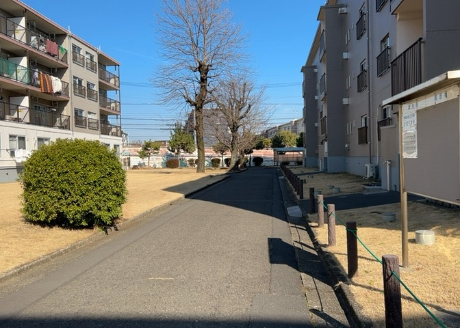 眺望の良さを楽しめるダイニングキッチンで家族団らんの時間を過ごしてはいかがでしょうか。バルコニーから見える景色を家族で眺める時間は、時間が経つのを忘れてしまいそうですね。是非、現地を見に行きましょう！