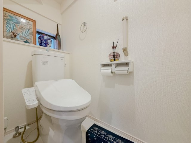 清潔感とうれしい機能性を兼ね備えた、使いやすいシャワートイレ