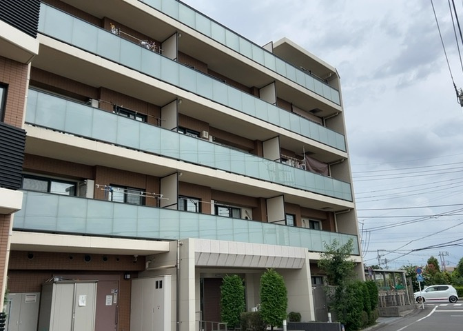 ＳＲＣ造は強度や耐震性の面でもRC造と比べて優れています。そのため、10階建以上の高層または超高層マンションなどの建築にも多く採用されています。柱や梁などのサイズが小さくても高い耐震性を確保できます。