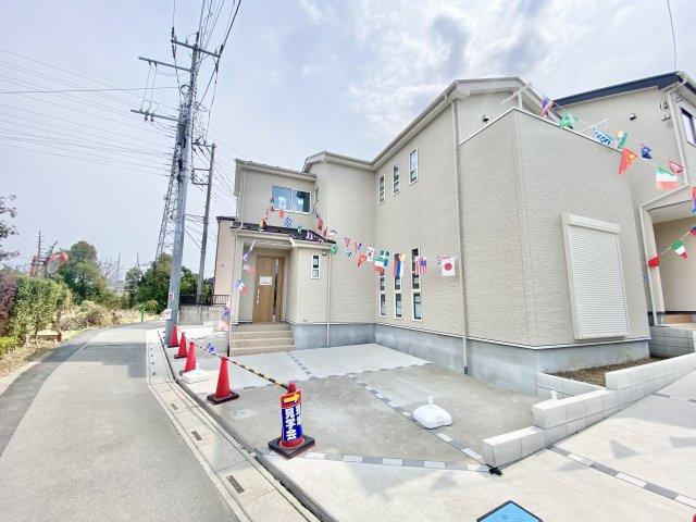 3号棟　全居室6帖以上・全居室に収納がある3LDK！家事動線を考慮した水回りの集中した間取りです！駐車スペース2台可(車種による)！