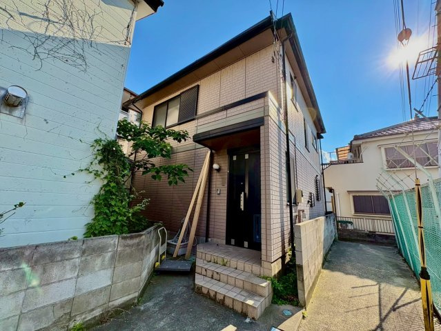 ■軽量鉄骨造・平成11年築の大和ハウス施工　■新規内装リフォーム　■南越谷小学校まで徒歩11分（約880ｍ）・富士中学校まで徒歩11分（約880ｍ）