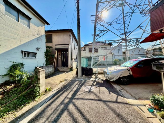 ■軽量鉄骨造・平成11年築の大和ハウス施工　■新規内装リフォーム　■南越谷小学校まで徒歩11分（約880ｍ）・富士中学校まで徒歩11分（約880ｍ）
