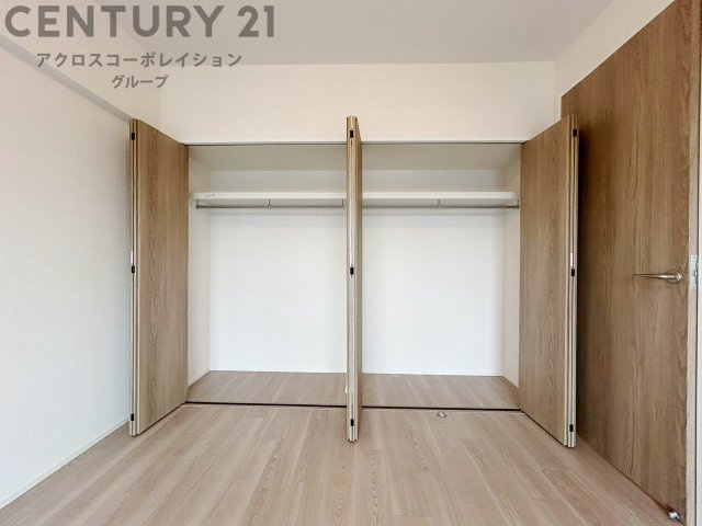 衣類やアクセサリー、小物類の収納が便利で整理整頓がしやすく、部屋の美観を保ちつつ、スペースを最大限に活用できます。衣服のしわやダメージを防ぎ、長持ちさせることができます。