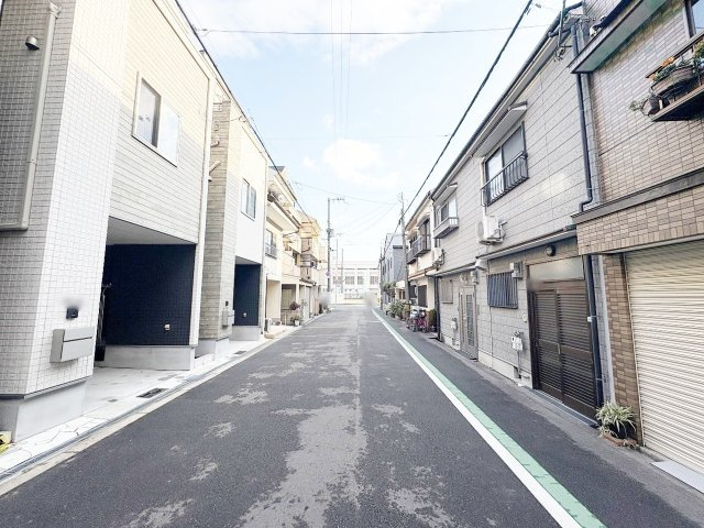 前面道路約6.4ｍのゆとりある街並み♪ワゴン車も駐車可能！