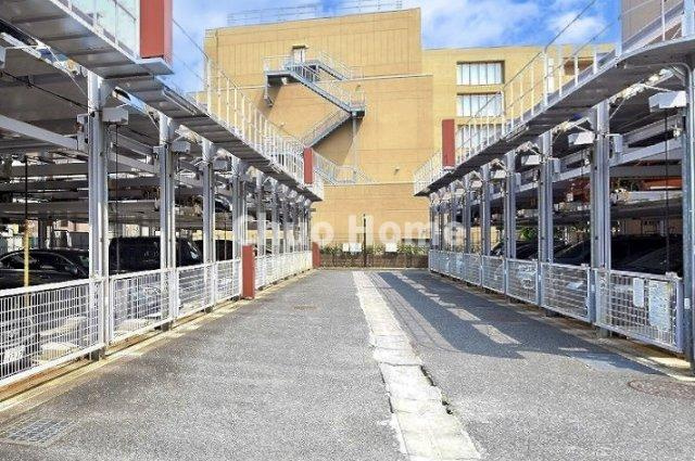 【敷地内駐車場】最新の空き状況や費用などの詳細は担当スタッフまでお問い合わせください。