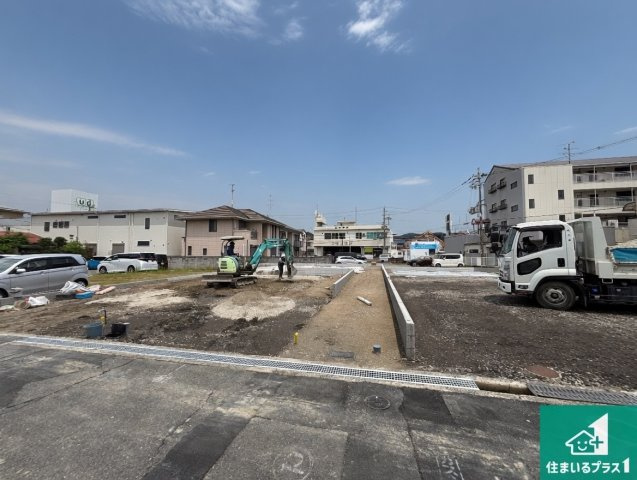 周辺は落ち着いた街並みの住宅地！子育てがしやすい住環境です！現地でしかわからない事もございます。是非一度ご覧ください。