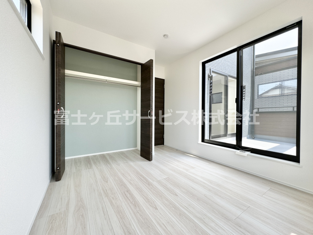 子供部屋としても使える洋室です