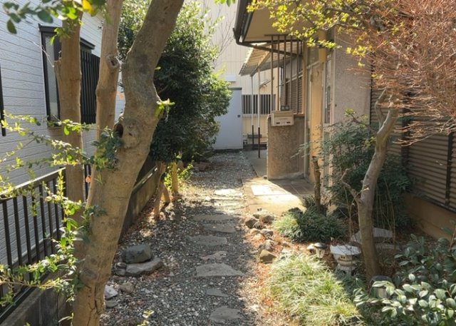 家を建てる前提で土地を探している場合、地盤の丈夫さは譲れない条件の一つです。地盤が脆弱だと追加工事が必要となります。また、過去に地盤沈下や液状化現象を起こした土地は、できるだけ避けた方がいいでしょう。
