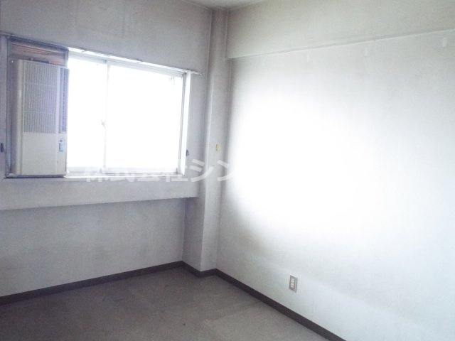 個人の部屋、寝室等に使える洋室です。