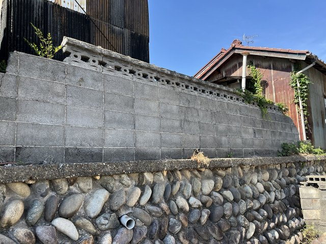南側の玉石積