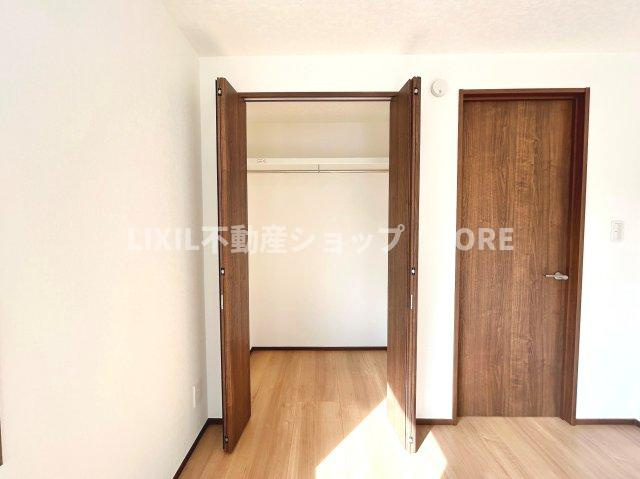 各居室にはクローゼットが備え付けられており、居室の広さを有効に使えます。