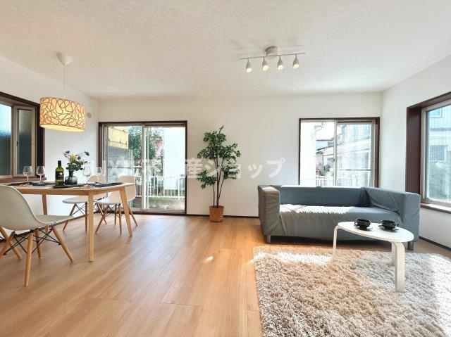 オシャレなリビングでゆったりとしたひとときを過ごしませんか？