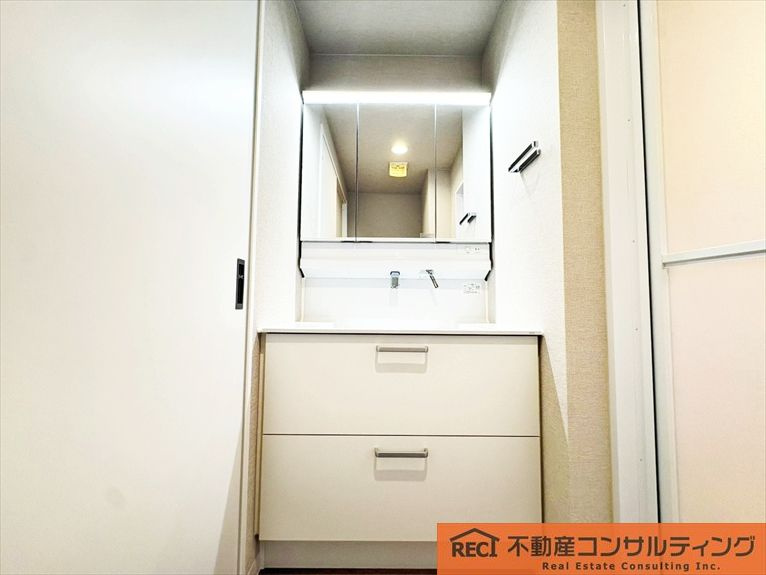 津門小学校まで徒歩8分でお子様の通学も安心の距離！