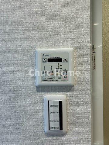 【浴室乾燥機】暖房・冷風・換気・乾燥が可能です。毎日を快適に過ごせるうれしい機能が揃っています。雨の日の洗濯物も安心です。