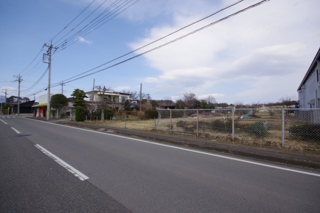 前面道路も広く圧迫感がありません