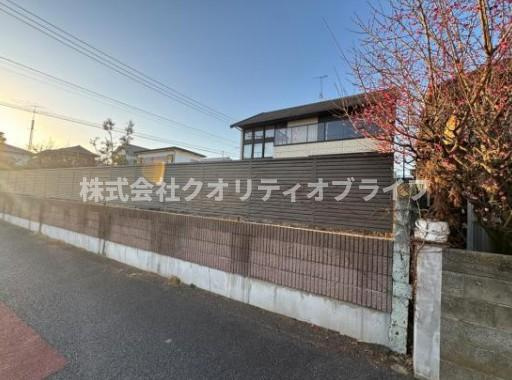 南東、南西、北西に面しています
