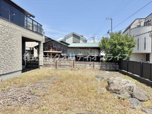 現況でのお渡しになります、今建っているお家をリノベーションして使用することも可能です