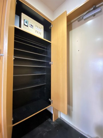 シューズキャビネット(入居前画像)