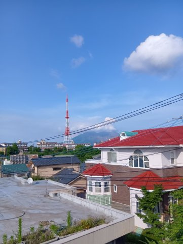 桜島も一望でき、もう良いとこ尽くめの物件です！眺望良し！屋内良し！大庭良し！是非お問い合わせ下さい♪