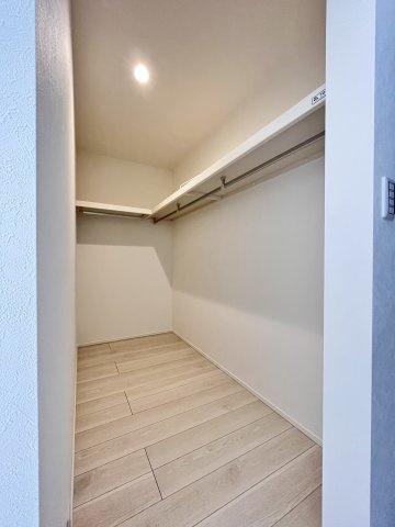 いつでもお部屋をスッキリお使いいただける収納スペースを設置。　※同仕様の施工事例です