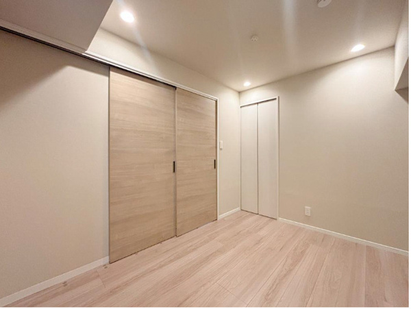 大島スカイハイツ 　7階　リ　ノベーションの洋室