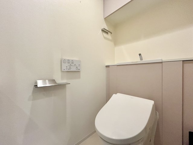 【トイレ】手洗いカウンター完備で衛生面もバッチリです◎