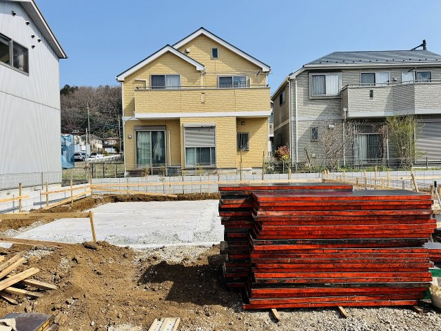 ～太陽光発電設備が標準搭載・省エネ性能認定　2台駐車可能　小中学校徒歩5分～