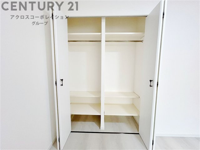 衣類やアクセサリー、小物類の収納が便利で整理整頓がしやすく、部屋の美観を保ちつつ、スペースを最大限に活用できます。衣服のしわやダメージを防ぎ、長持ちさせることができます。　