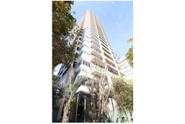 アデニウムタワー梅田の外観