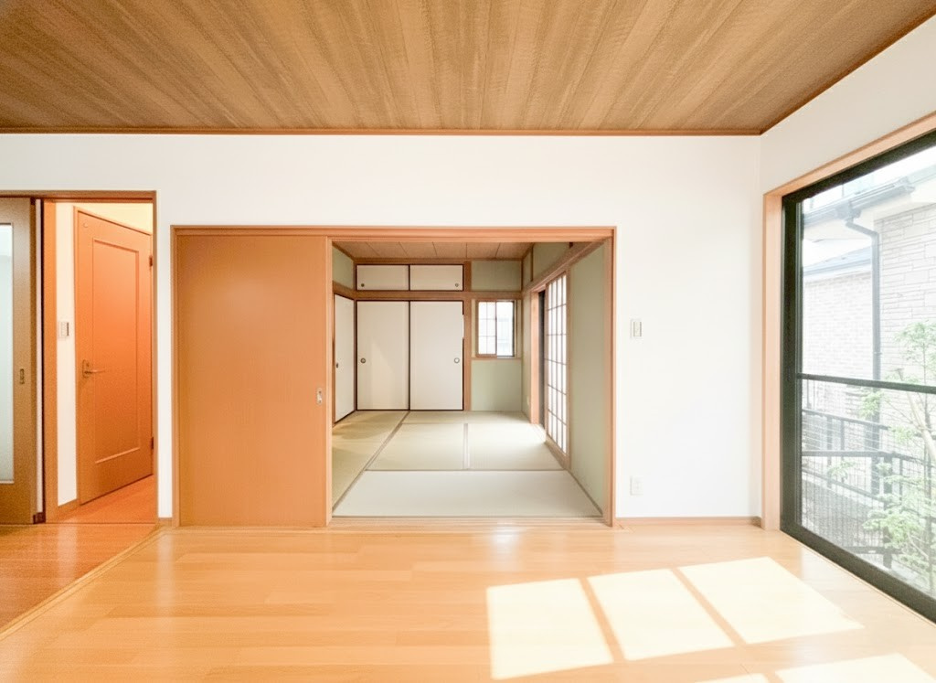 大切な家族が集まるからこそこだわりたいLDK。休日はお陽さまの光をたっぷりと取り込めるぽかぽかリビングで過ごしませんか。