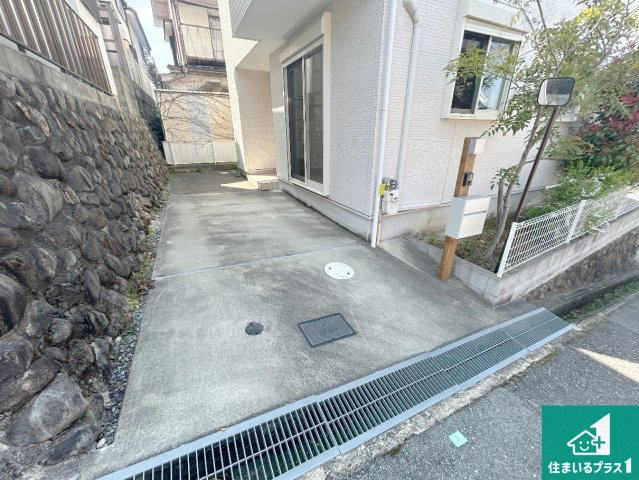 駐車スペース！散水栓があるので、こまめに愛車を洗えます！