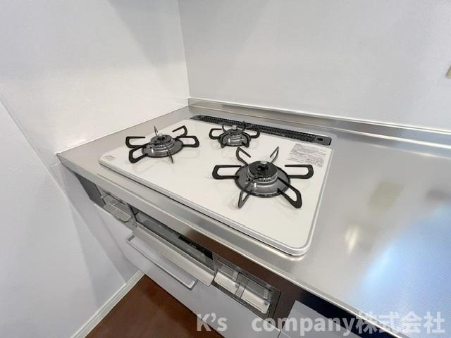 三口ガスコンロでお料理の幅が広がります◇
