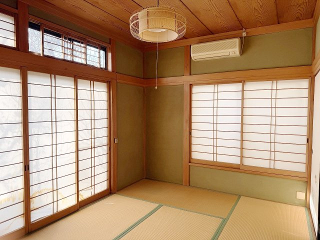 障子から優しい陽射しが入ります！