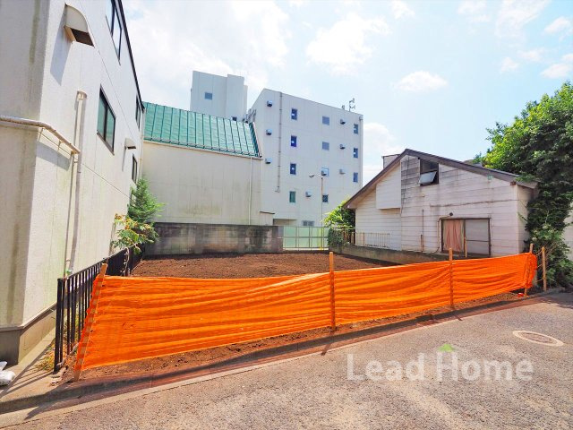 周辺に高層の建物がなく開放感あふれるロケーションです！一日を通して温かな光がしっかりと注ぎ込みます♪