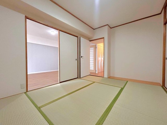 畳のぬくもりが心地よい、くつろぎの和空間。