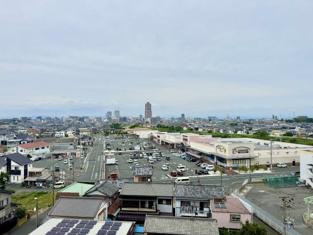 遠くにはアクトシティが見えバルコニーでホッと一息つくのもいいですね。