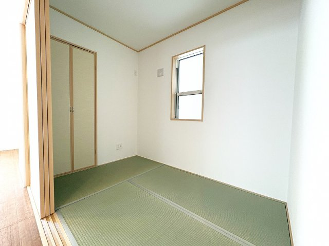 1階3.0帖/横になってくつろいだり、お子様と遊んだりと様々な場面で活躍する和室。