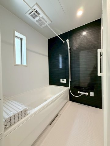 浴室乾燥、涼風、暖房、換気システム付バスルーム。日々の疲れを癒せます。