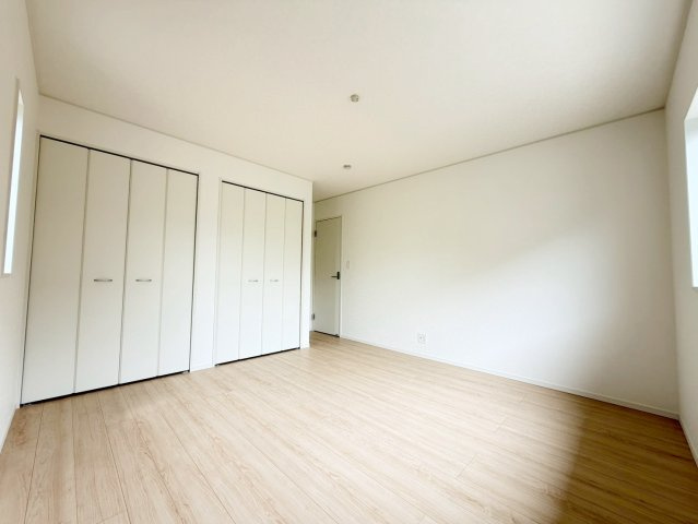 子ども部屋に好適なお部屋。内装が明るい色なのでお好みのお部屋にできます。