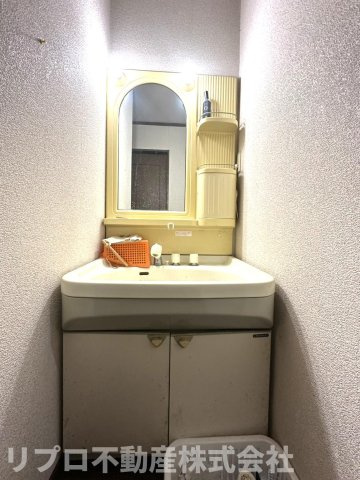 2階にも洗面台があります♪