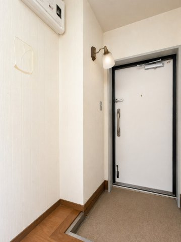 ◆明るい玄関です！散らかりやすい玄関もスッキリする大容量のシューズボックス付き。