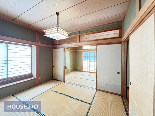 座ったり寝転んだりと、ゆったりくつろげる快適空間。クッション性があるので、お子様の遊び場としても重宝しますね♪