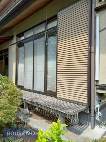 防犯面だけでなく、断熱や防音効果も期待できるシャッター付！