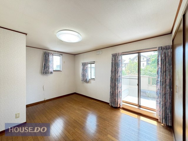 2面採光を確保した室内は、明るく風通しもよいの快適空間