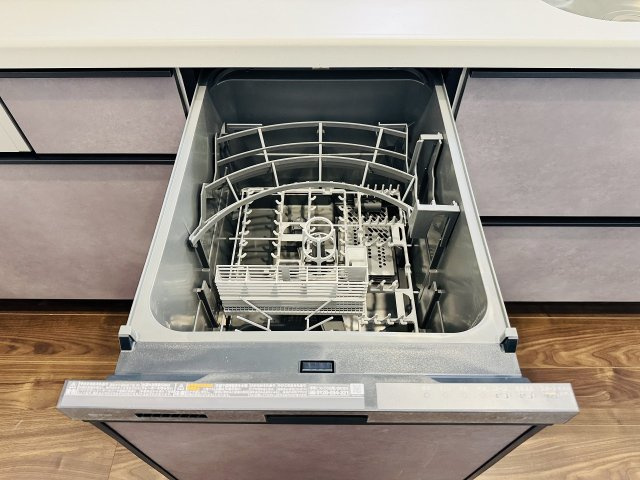 ～食洗機付き　食事後の食器洗いはお任せ、家族でゆっくりとくつろげます～