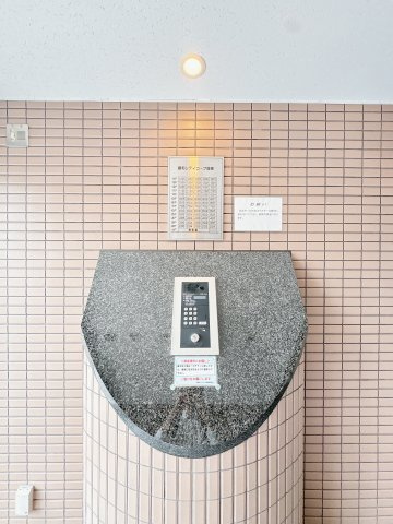 オートロック付きのマンションになります♪